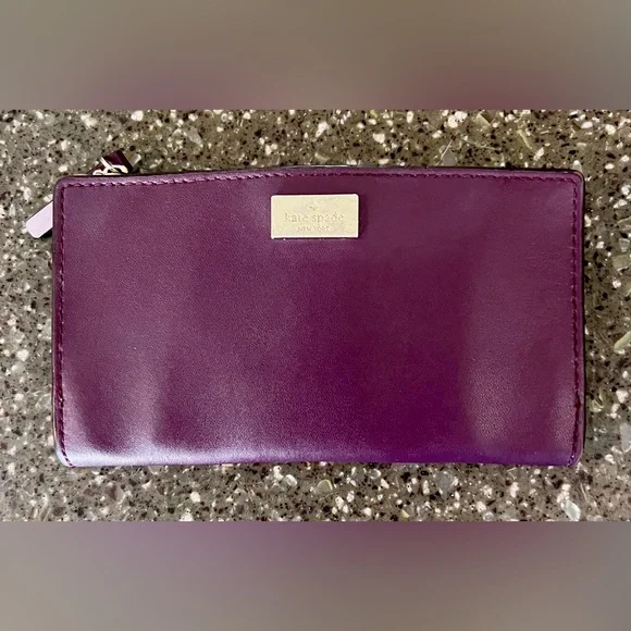 Kate Spade Plum Laurel Way Stacy Large Slim Leather Wallet | Classic | Cute - Picture 1 of 13